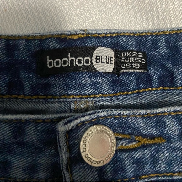 Plus size Boohoo Destroyed Distressed Denim Highrise shorts Size 20 - Picture 2 of 8